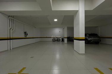 Apartamento &agrave; venda - 99m&sup2; - Meia Praia