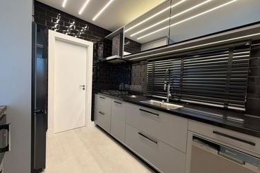 Apartamento &agrave; venda - 162m&sup2; - Meia Praia