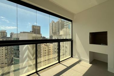 Apartamento &agrave; venda - 137m&sup2; - Meia Praia