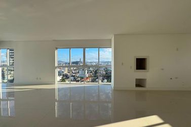 Apartamento &agrave; venda - 123m&sup2; - Centro