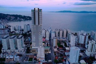 Apartamento &agrave; venda - 165m&sup2; - Centro