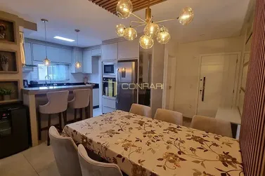 Apartamento &agrave; venda - 120m&sup2; - Meia Praia