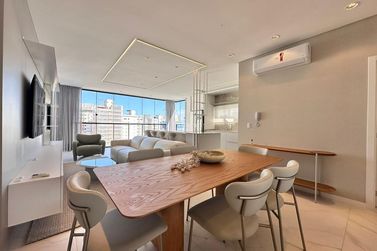 Apartamento &agrave; venda - 1382m&sup2; - Meia Praia