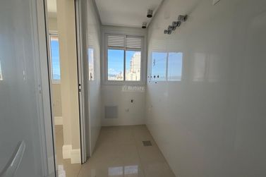 Apartamento &agrave; venda - 162m&sup2; - Meia Praia