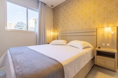 Apartamento &agrave; venda - 121m&sup2; - Meia Praia