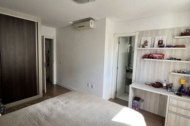 Apartamento &agrave; venda - 226m&sup2; - Meia Praia
