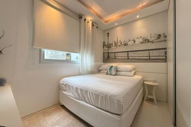 Apartamento &agrave; venda - 107m&sup2; - Meia Praia