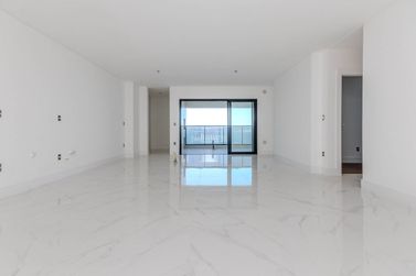 Apartamento &agrave; venda - 180m&sup2; - Centro