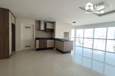 Apartamento para alugar - 114m&sup2; - Centro