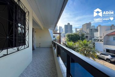 Casa para alugar - 319m&sup2; - Centro