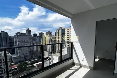 Apartamento &agrave; venda - 120m&sup2; - Meia Praia