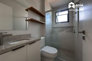 Apartamento para alugar - 125m&sup2; - Meia Praia