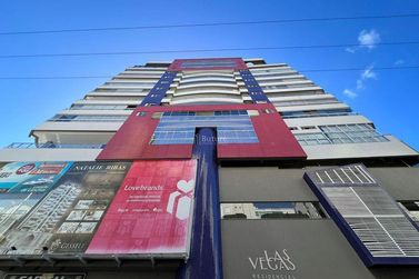 Apartamento &agrave; venda - 120m&sup2; - Meia Praia
