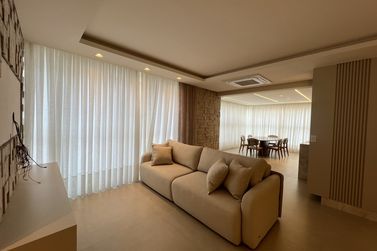 Apartamento &agrave; venda - 134m&sup2; - Meia Praia