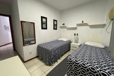 Apartamento &agrave; venda - 121m&sup2; - Meia Praia