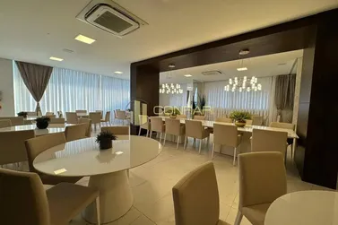 Apartamento &agrave; venda - 117m&sup2; - Meia Praia