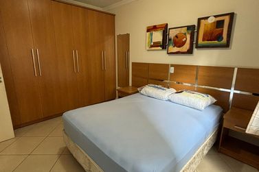 Apartamento &agrave; venda - 134m&sup2; - Meia Praia
