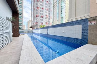 Apartamento &agrave; venda - 132m&sup2; - Meia Praia