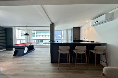 Apartamento &agrave; venda - 240m&sup2; - Meia Praia