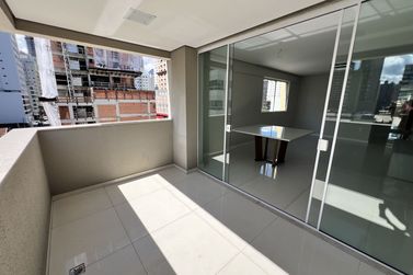 Apartamento &agrave; venda - 100m&sup2; - Meia Praia