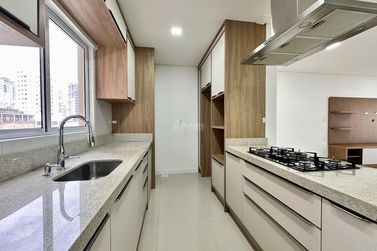 Apartamento &agrave; venda - 95m&sup2; - Meia Praia