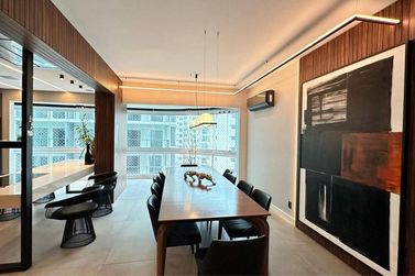 Apartamento &agrave; venda - 400m&sup2; - Meia Praia