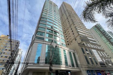Apartamento &agrave; venda - 273m&sup2; - Meia Praia