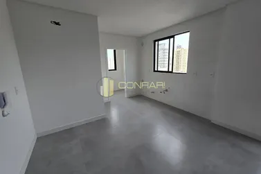 Apartamento &agrave; venda - 105m&sup2; - Meia Praia