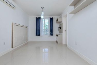 Apartamento &agrave; venda - 270m&sup2; - Meia Praia