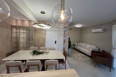 Apartamento &agrave; venda - 135m&sup2; - Meia Praia