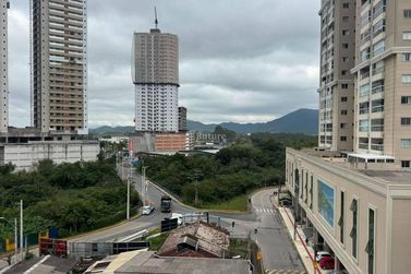 Apartamento &agrave; venda - 110m&sup2; - Meia Praia