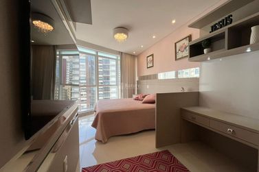 Apartamento &agrave; venda - 229m&sup2; - Meia Praia