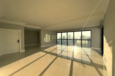 Apartamento &agrave; venda - 183m&sup2; - Meia Praia