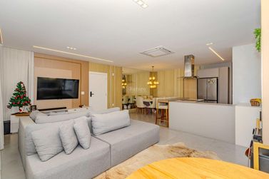 Apartamento &agrave; venda - 136m&sup2; - Pioneiros