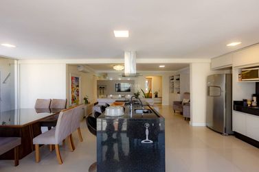 Apartamento &agrave; venda - Meia Praia
