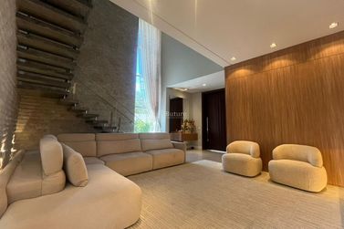 Casa &agrave; venda - 360m&sup2; - Centro