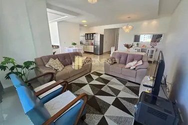 Apartamento &agrave; venda - 130m&sup2; - Meia Praia