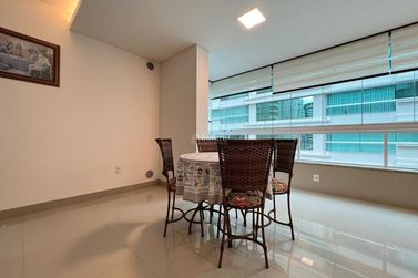 Apartamento &agrave; venda - 150m&sup2; - Meia Praia