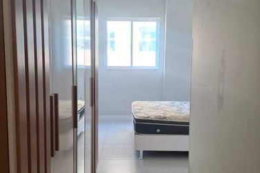 Apartamento para alugar - 135m&sup2; - Meia Praia