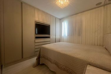 Apartamento &agrave; venda - 130m&sup2; - Meia Praia