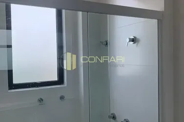 Apartamento para alugar - 125m&sup2; - Meia Praia