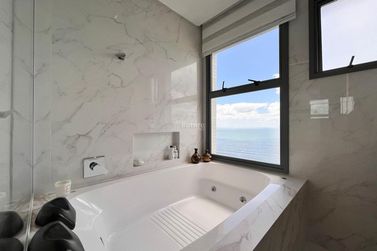 Apartamento &agrave; venda - 166m&sup2; - Meia Praia