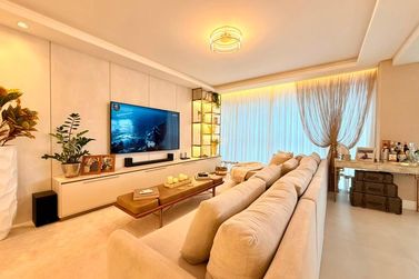 Apartamento &agrave; venda - 182m&sup2; - Meia Praia