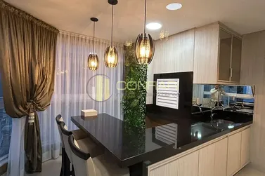 Apartamento &agrave; venda - 170m&sup2; - Meia Praia