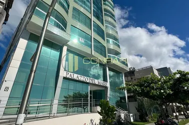 Apartamento &agrave; venda - 240m&sup2; - Meia Praia