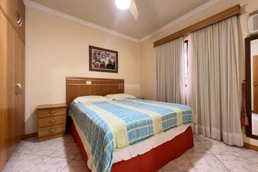 Apartamento &agrave; venda - 146m&sup2; - Meia Praia