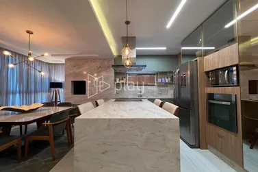 Apartamento &agrave; venda - 260m&sup2; - Meia Praia
