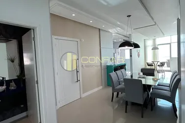 Apartamento &agrave; venda - 131m&sup2; - Meia Praia