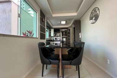 Apartamento &agrave; venda - 100m&sup2; - Meia Praia