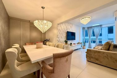 Apartamento &agrave; venda - 120m&sup2; - Centro